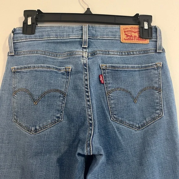 Levi's Light Blue Women's Skinny Jeans - Picture 7 of 11